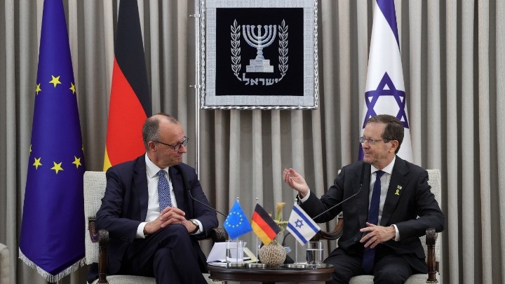 Καγκελάριος της Γερμανίας στο Ισραήλ: "Στον πυρήνα του DNA μας να σταθούμε στο πλευρό του Ισραήλ"