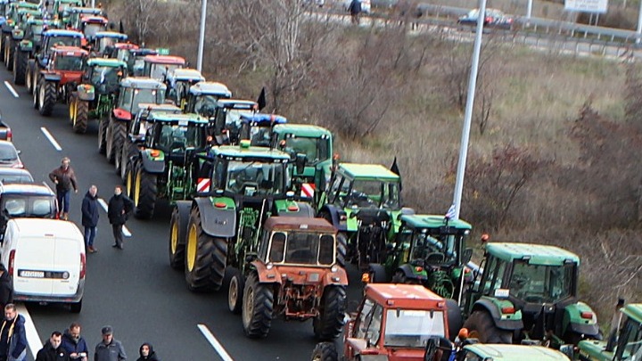 Αγροτικές Κινητοποιήσεις: Διακοπή Κυκλοφορίας στην Εγνατία Οδό