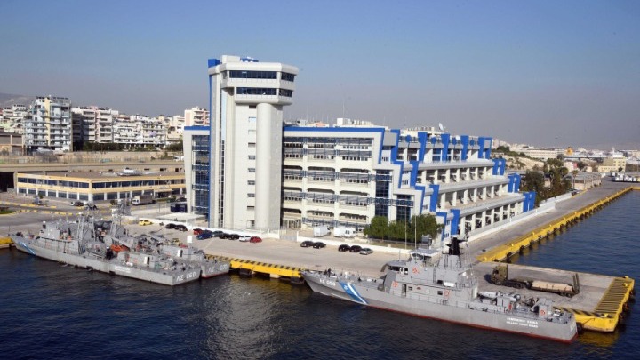 Προσάραξη περιπολικού σκάφους στον εξωτερικό λιμενοβραχίονα του Βόλου