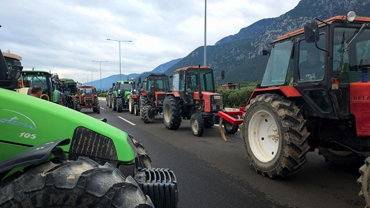 Εκτεταμένοι Αποκλεισμοί Αγροτών στην Κεντρική Ελλάδα