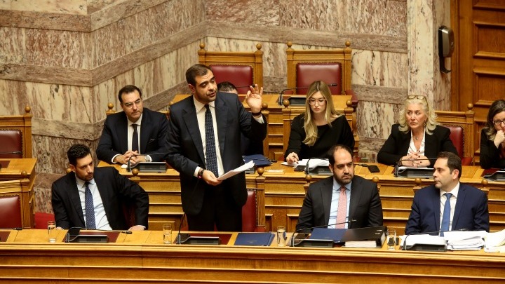 Επίθεση Μαρινάκη σε πολιτικούς για τον Προϋπολογισμό
