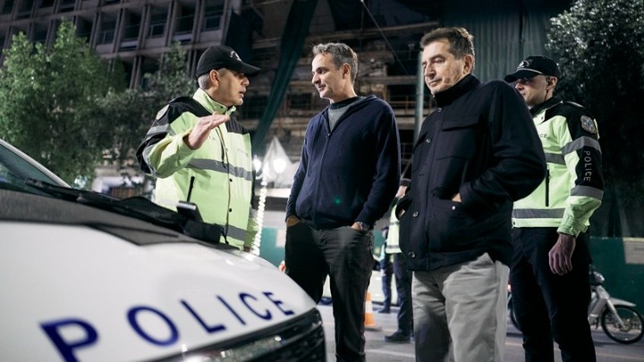 Επίσκεψη Μητσοτάκη σε έλεγχο αλκοόλ