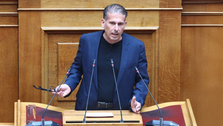 Αποχώρηση Καραναστάση: Επιστροφή στον Πολιτισμό