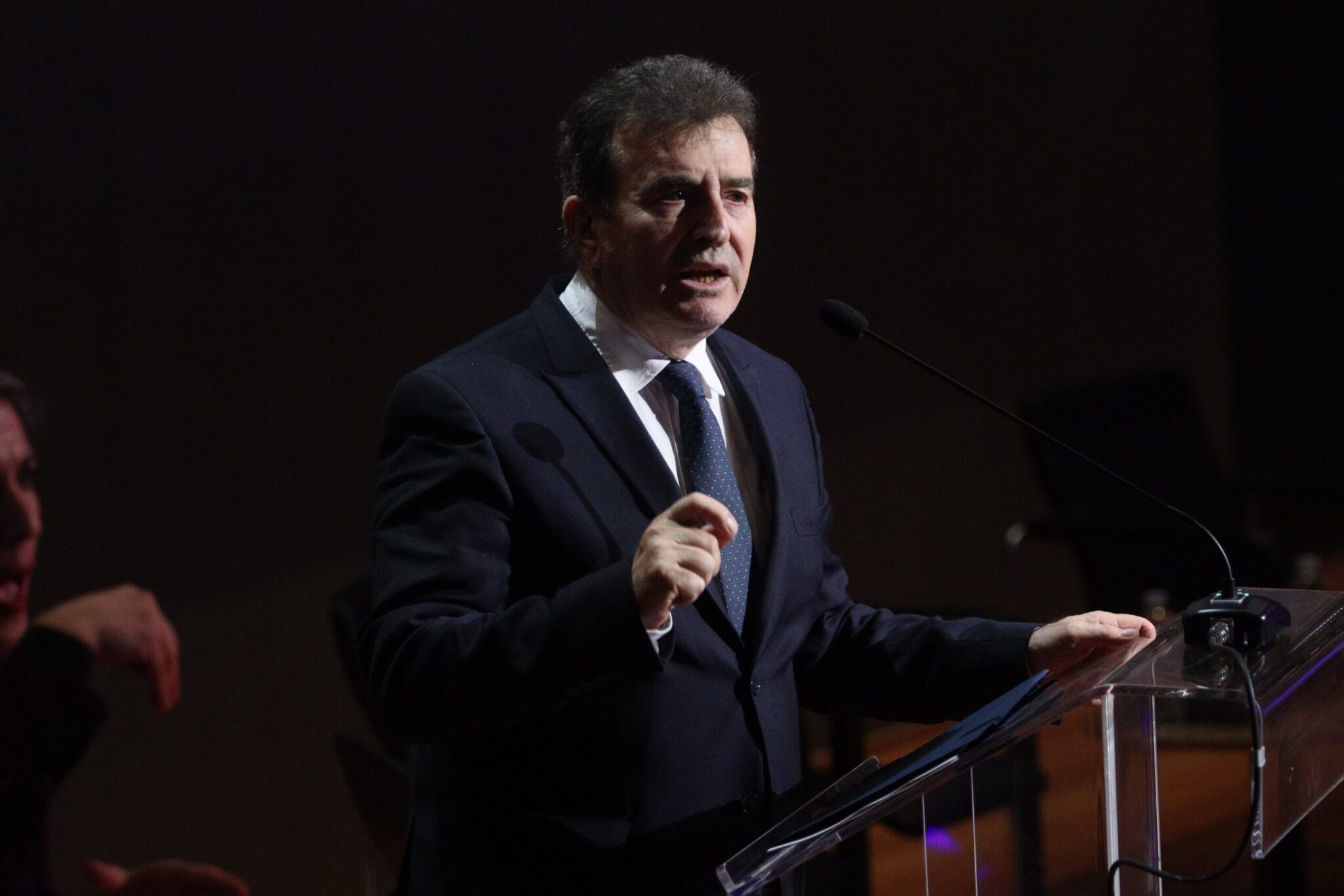 Απάτη με χρυσές λίρες: Δισεκατομμυριούχοι και πολιτικοί θύματα ενός οργανωμένου κυκλώματος