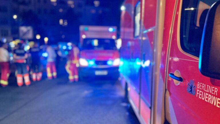 Αυτοκίνητο παρέσυρε ομάδα ατόμων στο Βερολίνο - Τραυματίες παιδιά και συνοδός