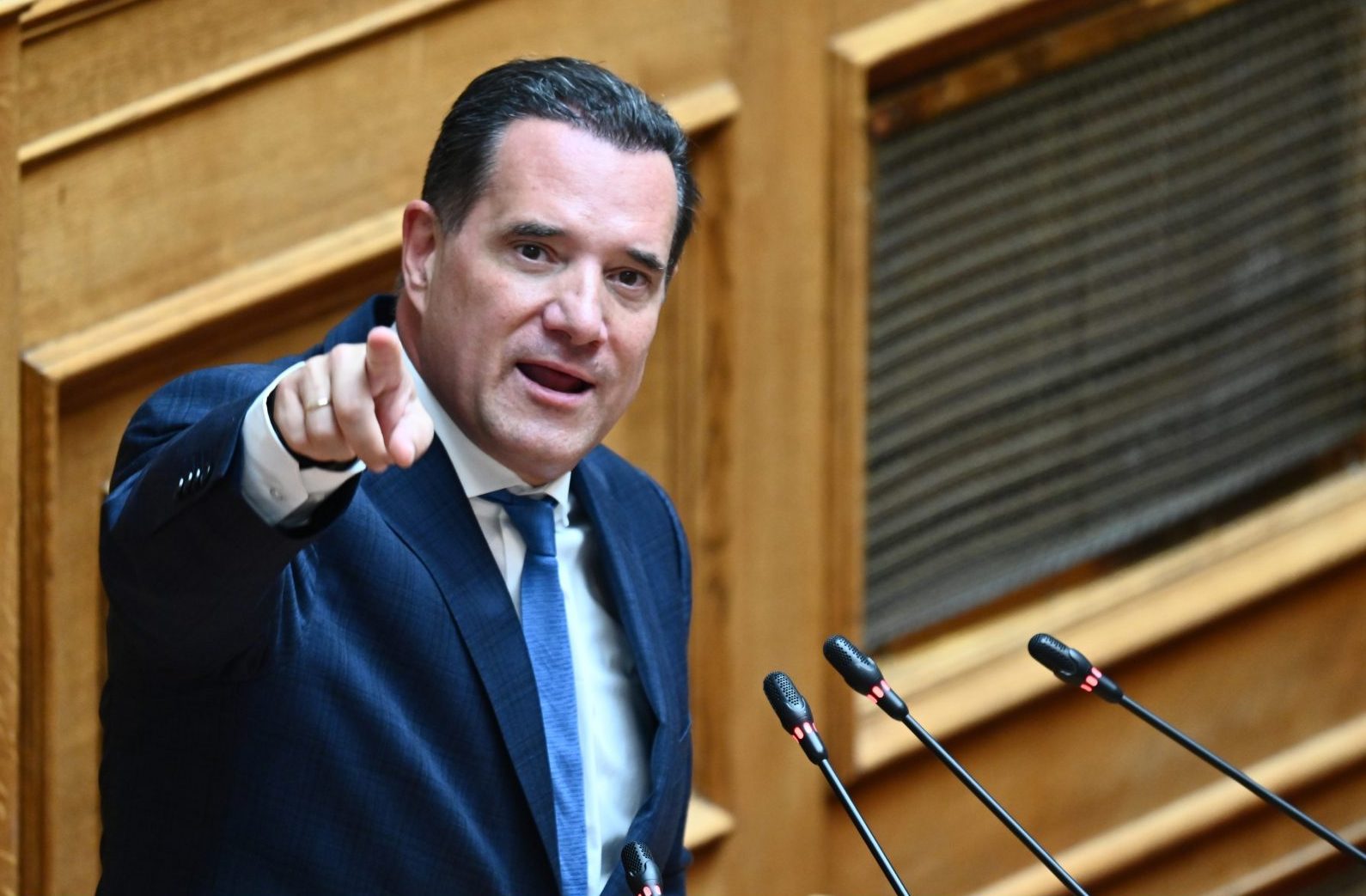 Διαμάχη στη Βουλή για την τροπολογία του Μνημείου του Αγνώστου Στρατιώτη