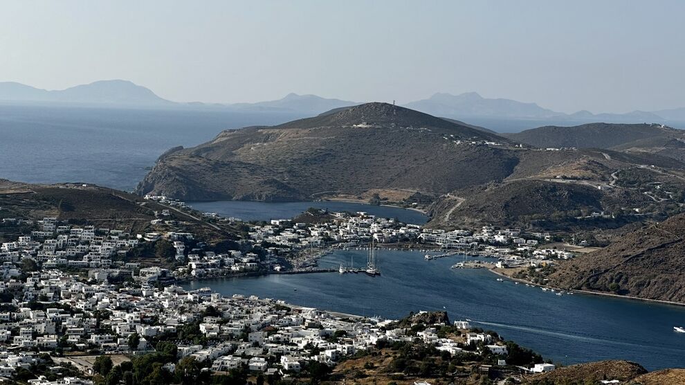 Δήμαρχος Πάτμου απαντά σε ερωτήματα για λύματα και ποιότητα νερού