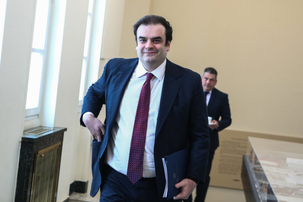 Δύσκολες αποφάσεις για την επιβίωση των ΕΛΤΑ