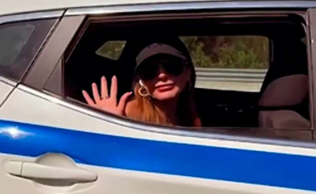 Δέσποινα Βανδή: Μεταφορά της με περιπολικό λόγω βλάβης του οχήματος