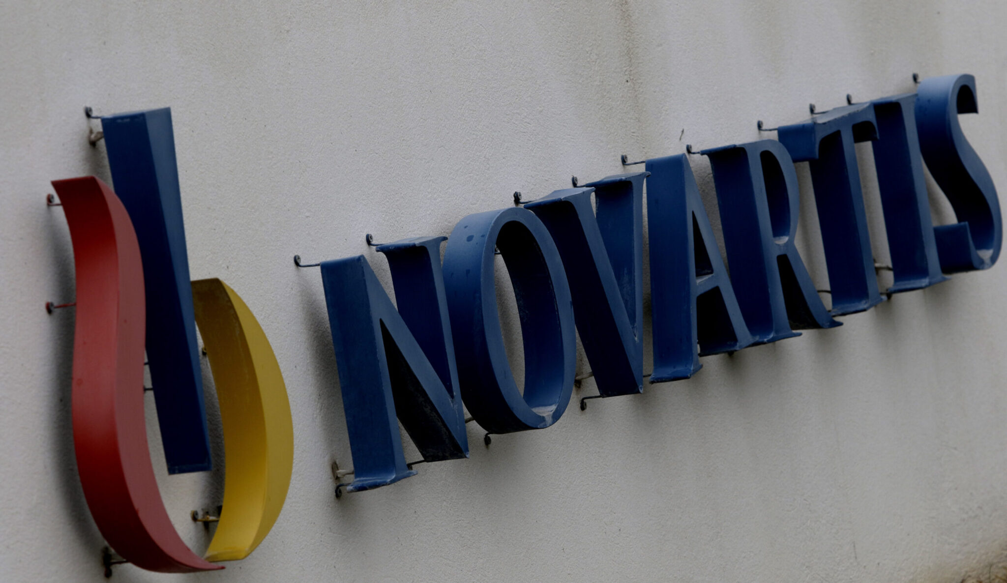 Ενοχή πρώην προστατευόμενων μαρτύρων της Novartis για ψευδείς καταμηνύσεις
