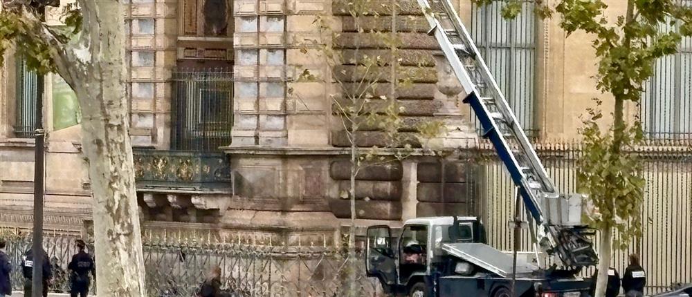 Εντυπωσιακή διάρρηξη στο Λούβρο: Κλοπή πολύτιμων κοσμημάτων του Ναπολέοντα και της Ευγενίας