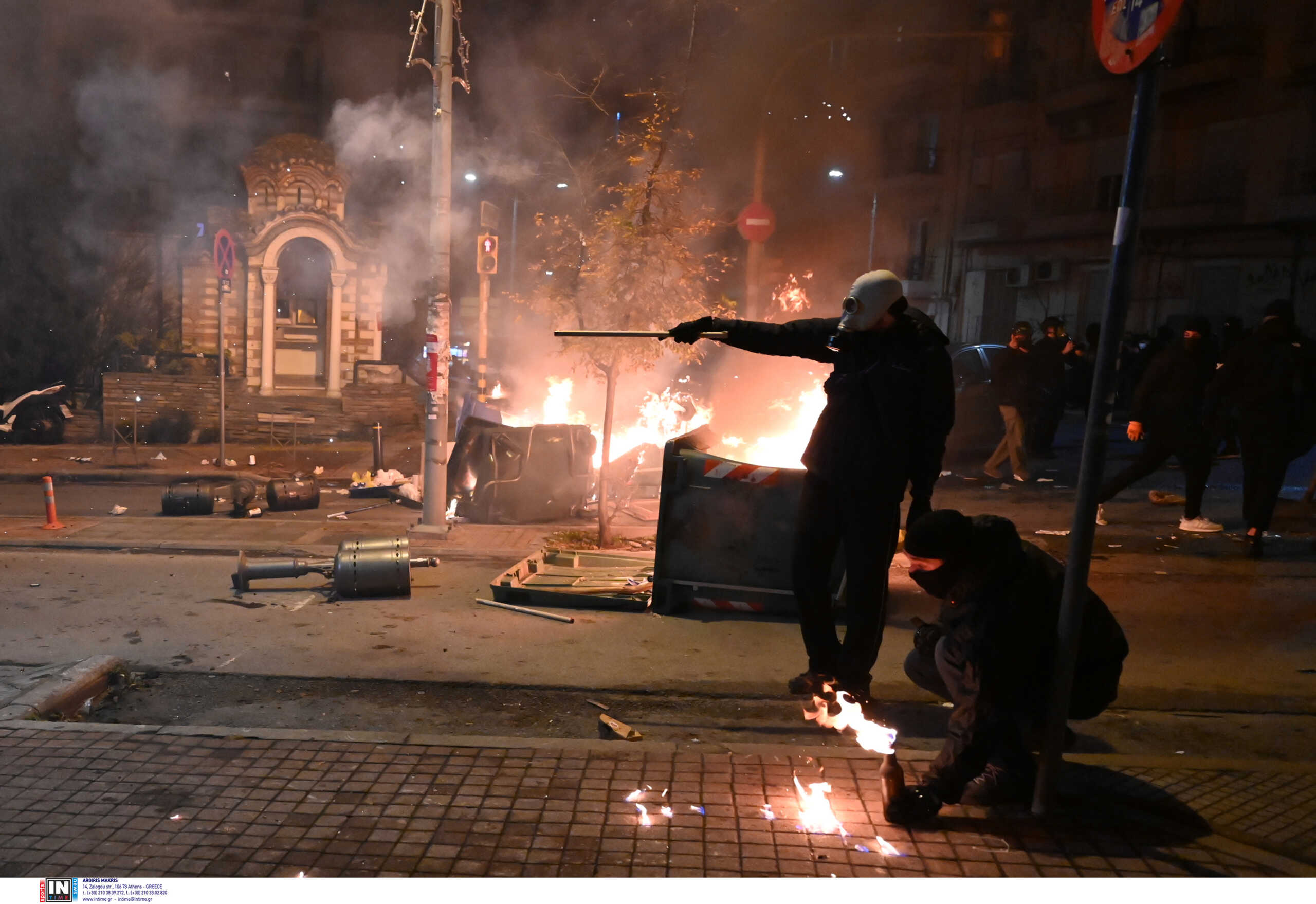 Επεισόδια στο κέντρο της Αθήνας κατά τη διάρκεια της πορείας μνήμης για τον Αλέξανδρο Γρηγορόπουλο