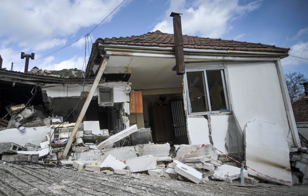 Επικίνδυνη καθίζηση εδάφους στις Φυτείες Αιτωλοακαρνανίας