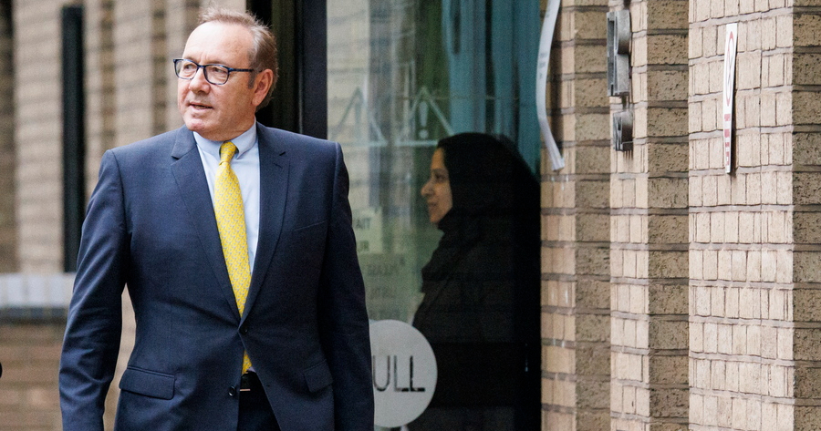 Η επιστροφή του Κέβιν Σπέισι στην Κύπρο με την παράσταση «Songs & Stories»