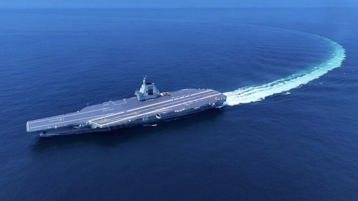 Η Κίνα προχωρά στην ένταξη του αεροπλανοφόρου «Φουτζιάν» στέλνοντας μήνυμα ισχύος