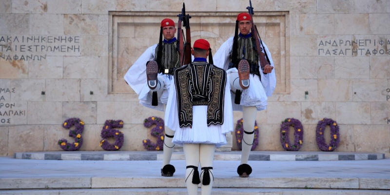 Μητσοτάκης: Διαφύλαξη του μνημείου του Αγνώστου Στρατιώτη και ρόλος της Ελλάδας στη Μέση Ανατολή