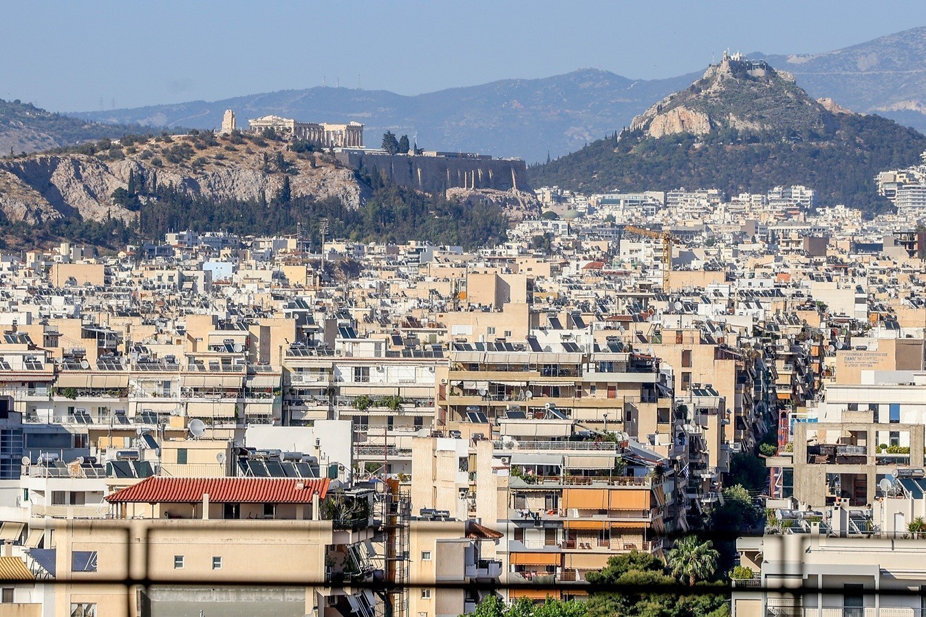 Νέο καθεστώς φοροαπαλλαγής για κλειστά ακίνητα και βραχυχρόνιες μισθώσεις