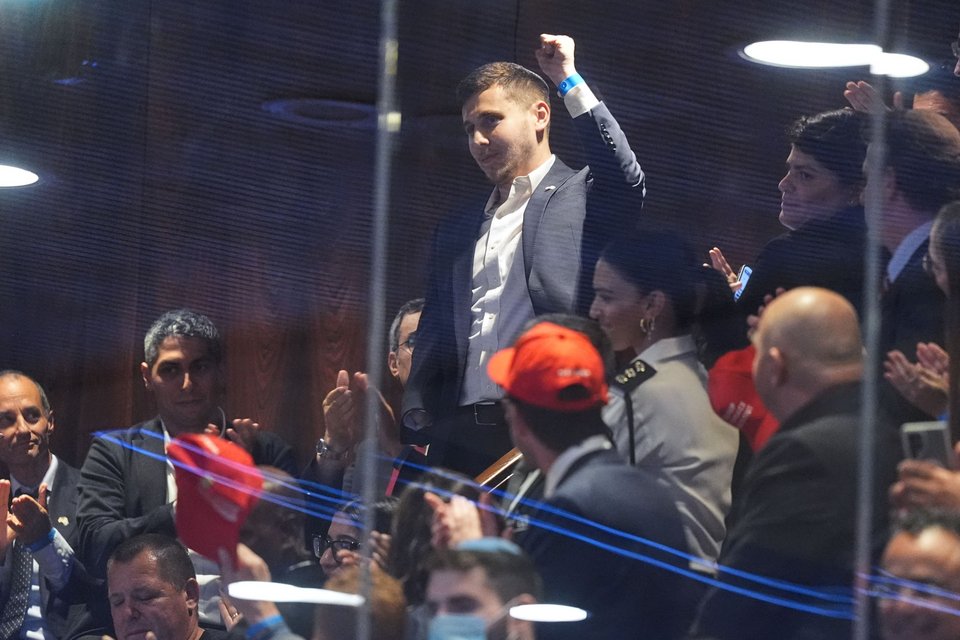 Ο Νετανιάχου επαινεί τον Άρι Σπιτζ ως σύμβολο θάρρους
