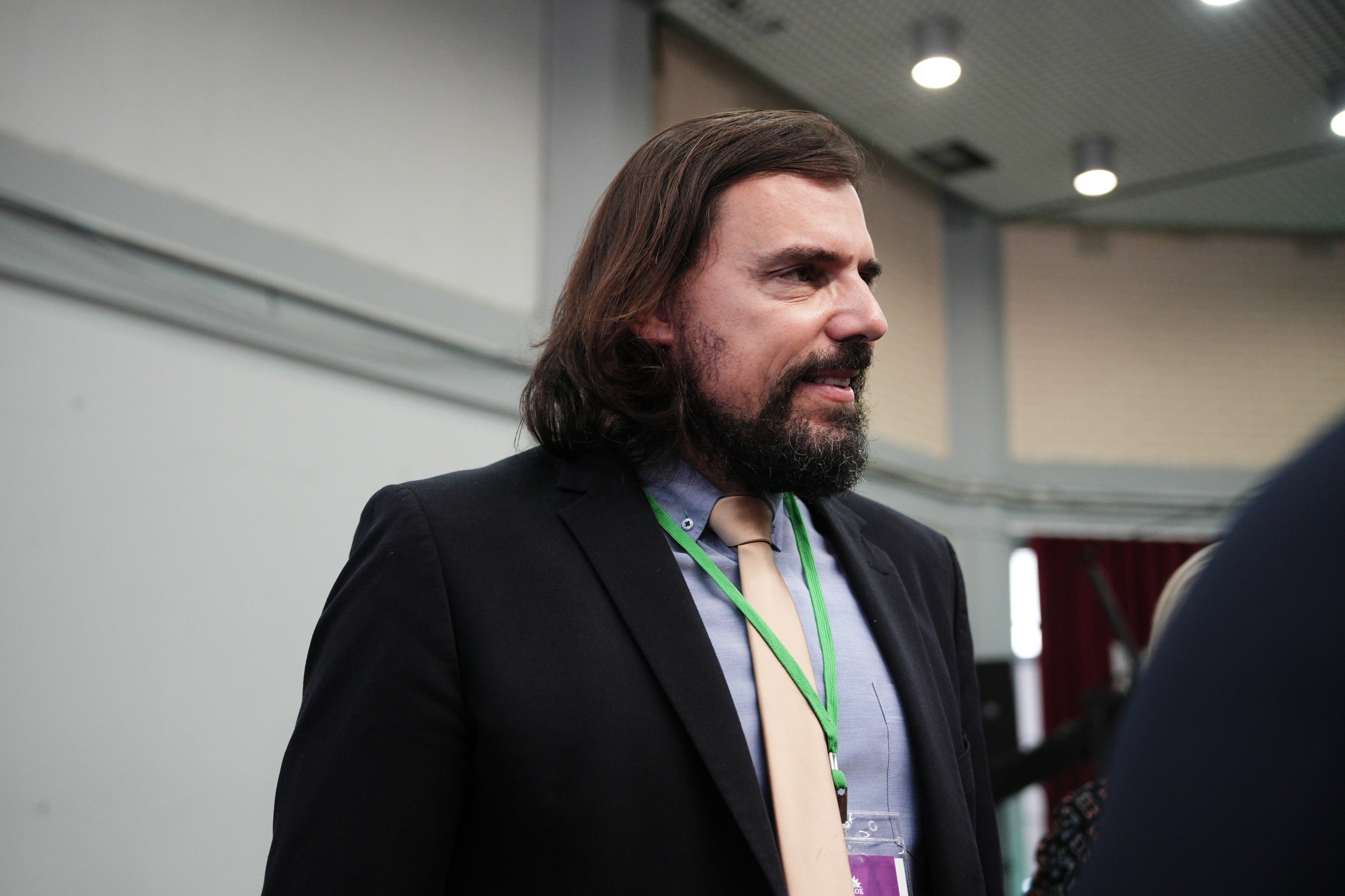 ΠΑΣΟΚ: Διλήμματα και Αντιφάσεις στην Πολιτική Σκηνή