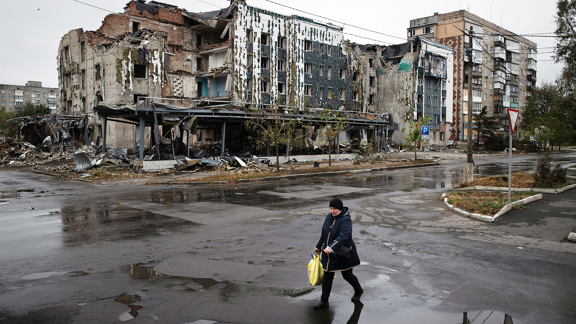 Ρώσοι στρατιώτες προχωρούν "Mad Max" style στα περίχωρα του Ποκρόφσκ