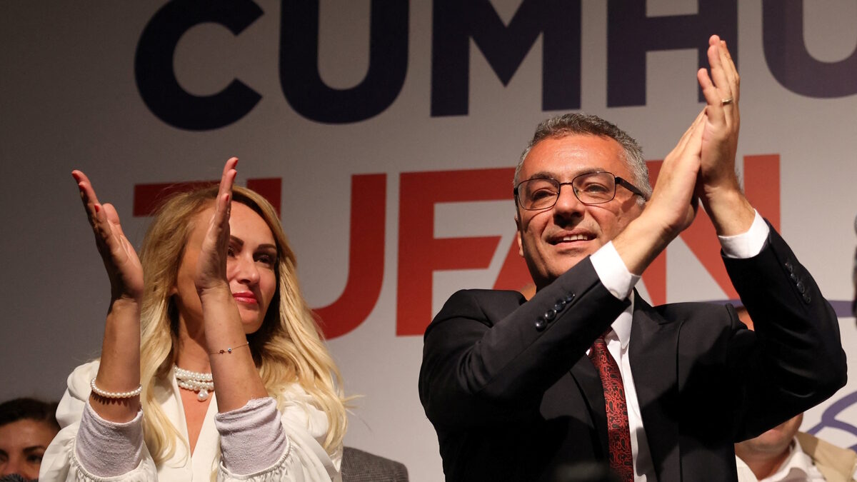 Σαρωτική νίκη του Τουφάν Ερχιουρμάν στις εκλογές στα κατεχόμενα της Κύπρου