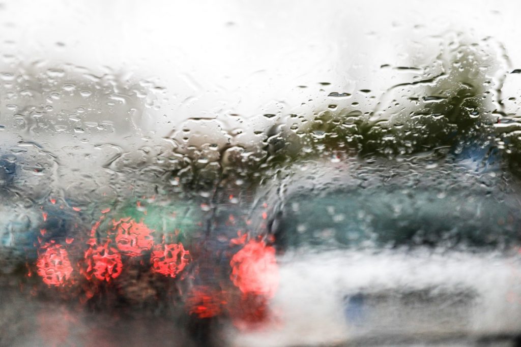 Σφοδρή Βροχόπτωση Στην Αθήνα - Καιρικά Φαινόμενα Σε Όλη Τη Χώρα