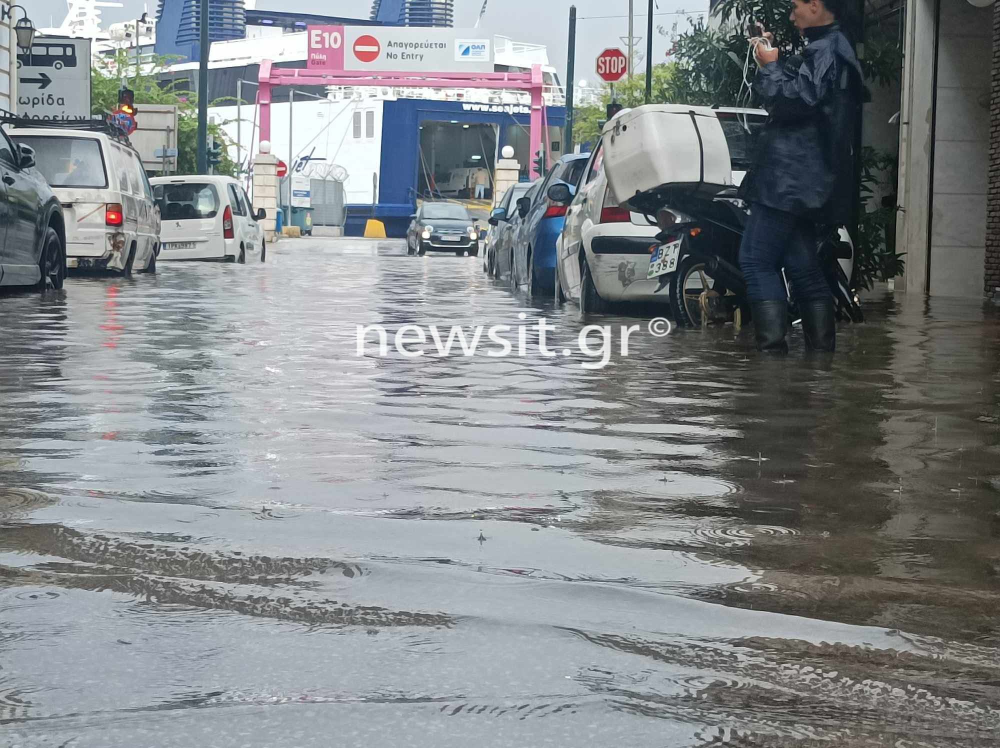 Σημαντικά προβλήματα από την κακοκαιρία με 40 mm βροχής στην Αττική