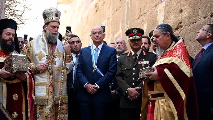 Σκηνές Πολιορκίας στη Μονή Σινά: Αρχιεπίσκοπος Δαμιανός Υπό Πίεση