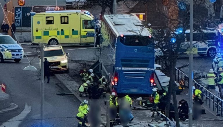 Σοβαρό ατύχημα με λεωφορείο στο κέντρο της Στοκχόλμης