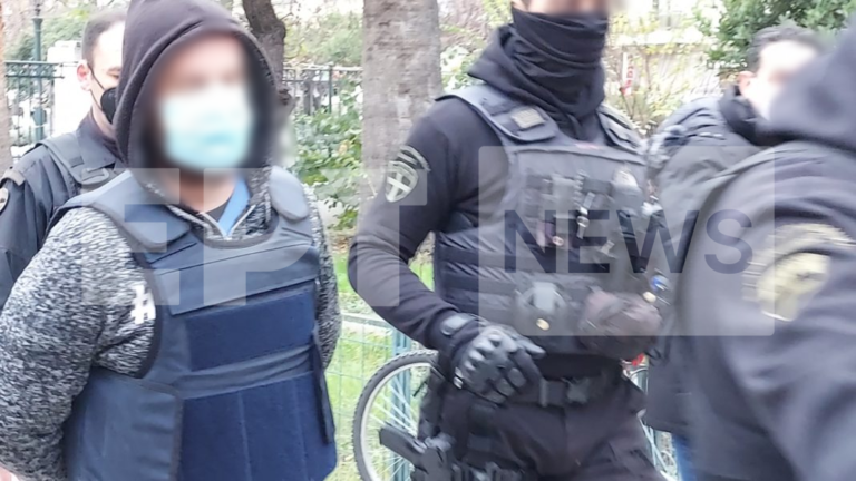 Συγκλονιστικό έγκλημα στα Τρίκαλα: Νεαρός σκότωσε τη μητέρα του