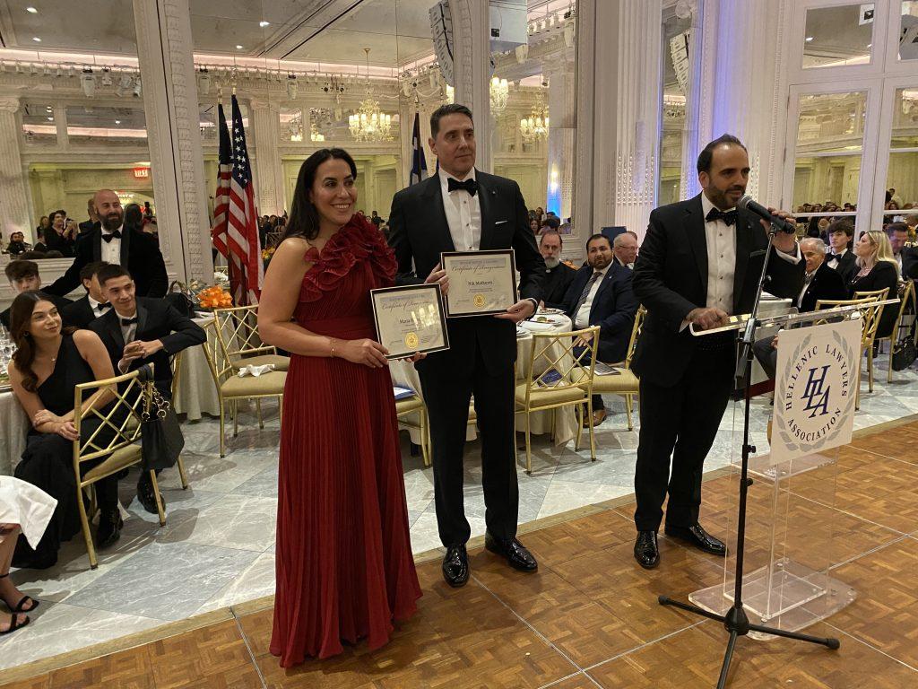 Συλλήψεις δικηγόρου και συνεργάτη για πώληση πλαστών έργων τέχνης και χρυσού